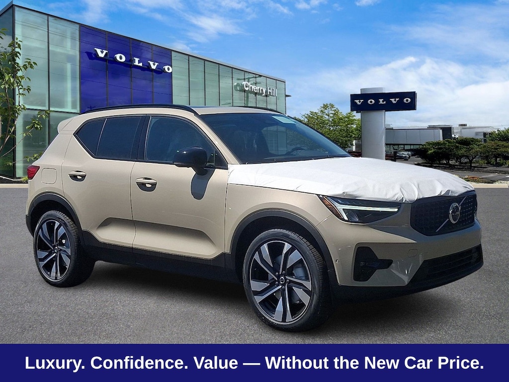New 2026 Volvo XC40 B5 Plus SUV