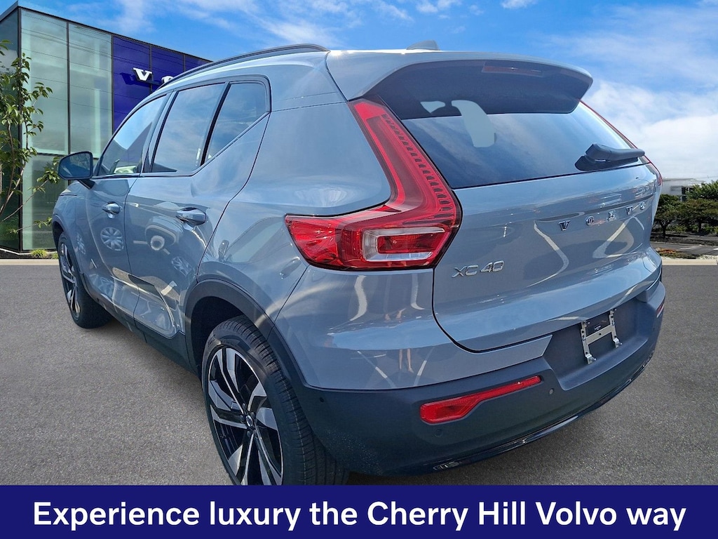 New 2026 Volvo XC40 B5 Ultra SUV