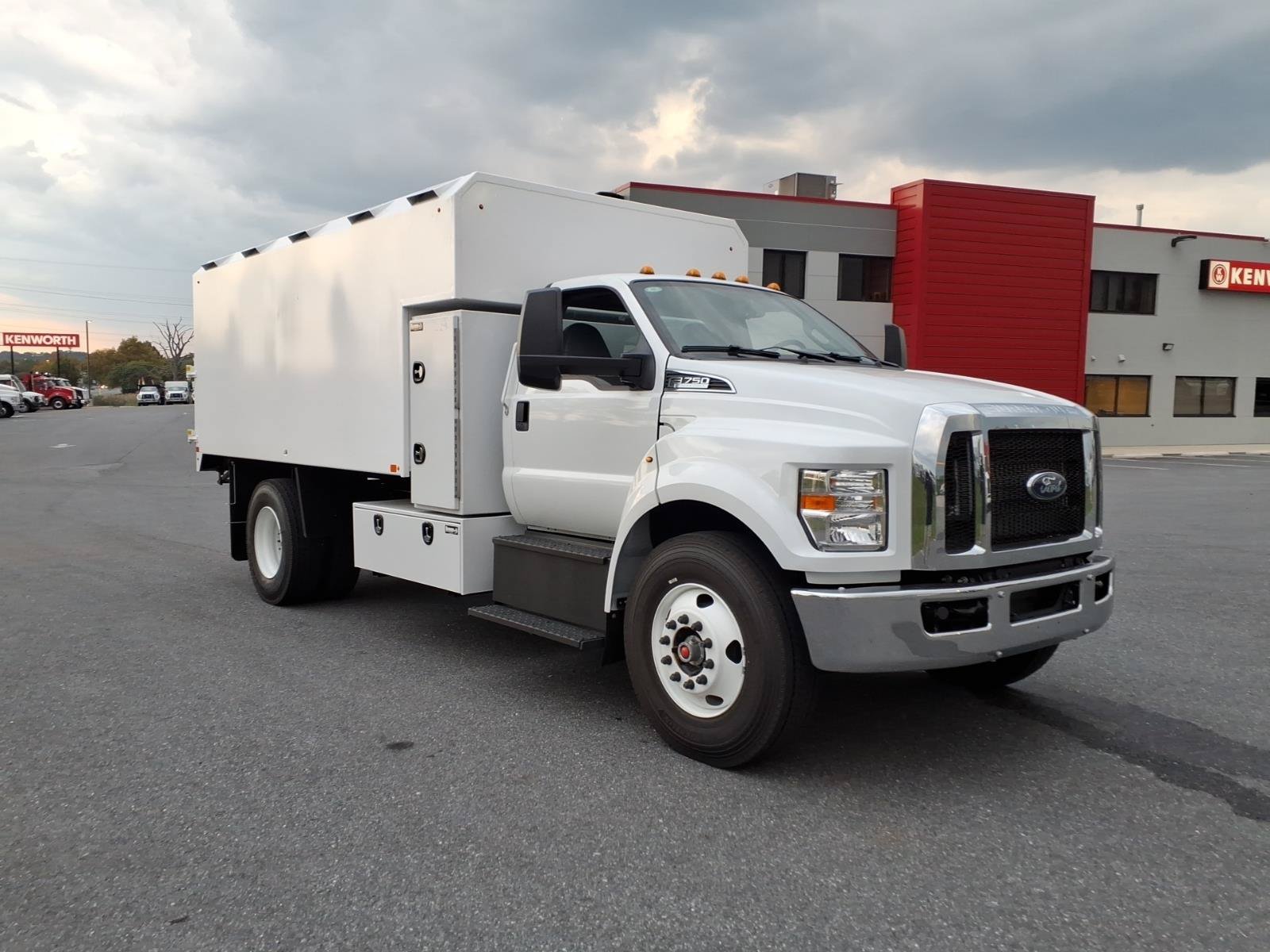  Ford F750