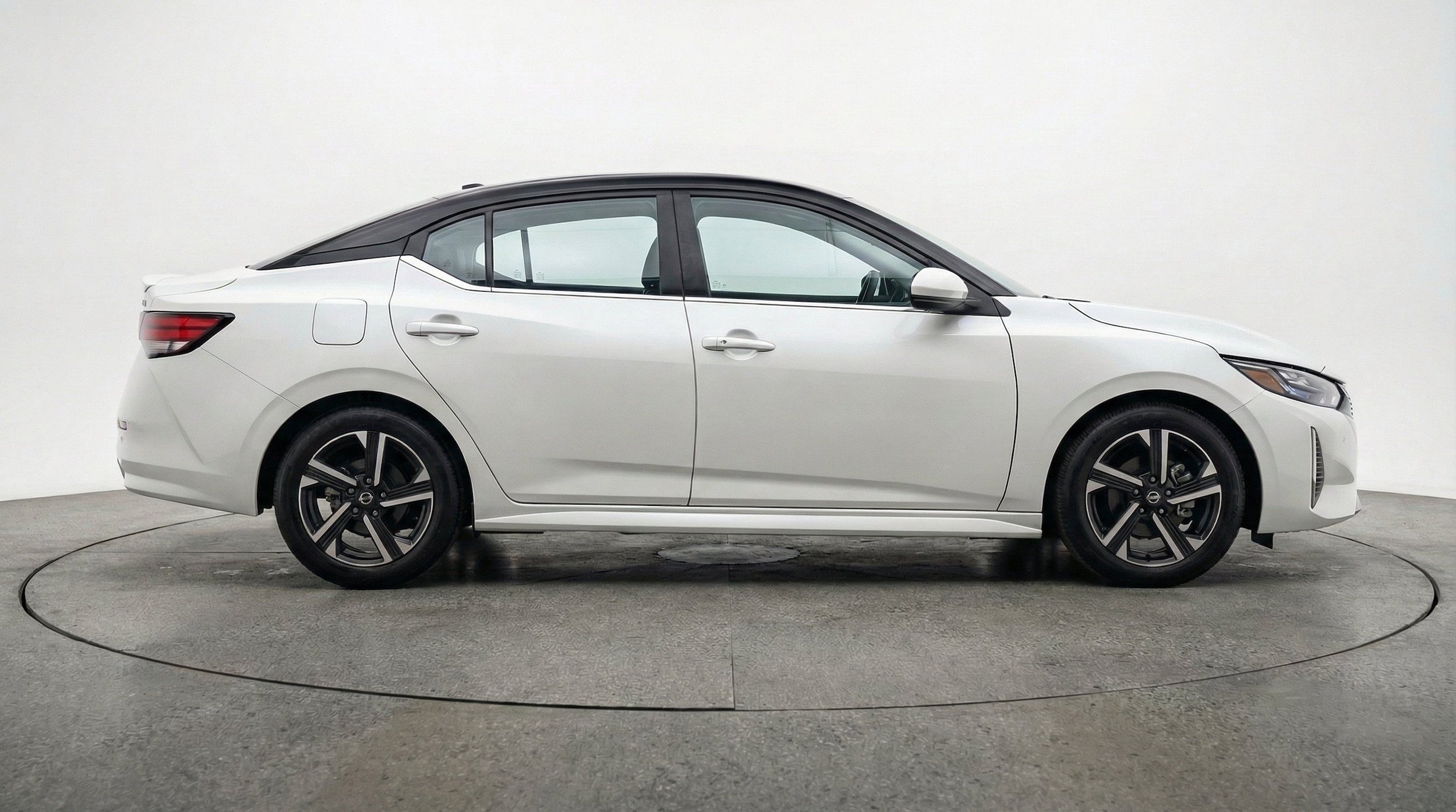 Thumbnail: 2025 Nissan Sentra - 10