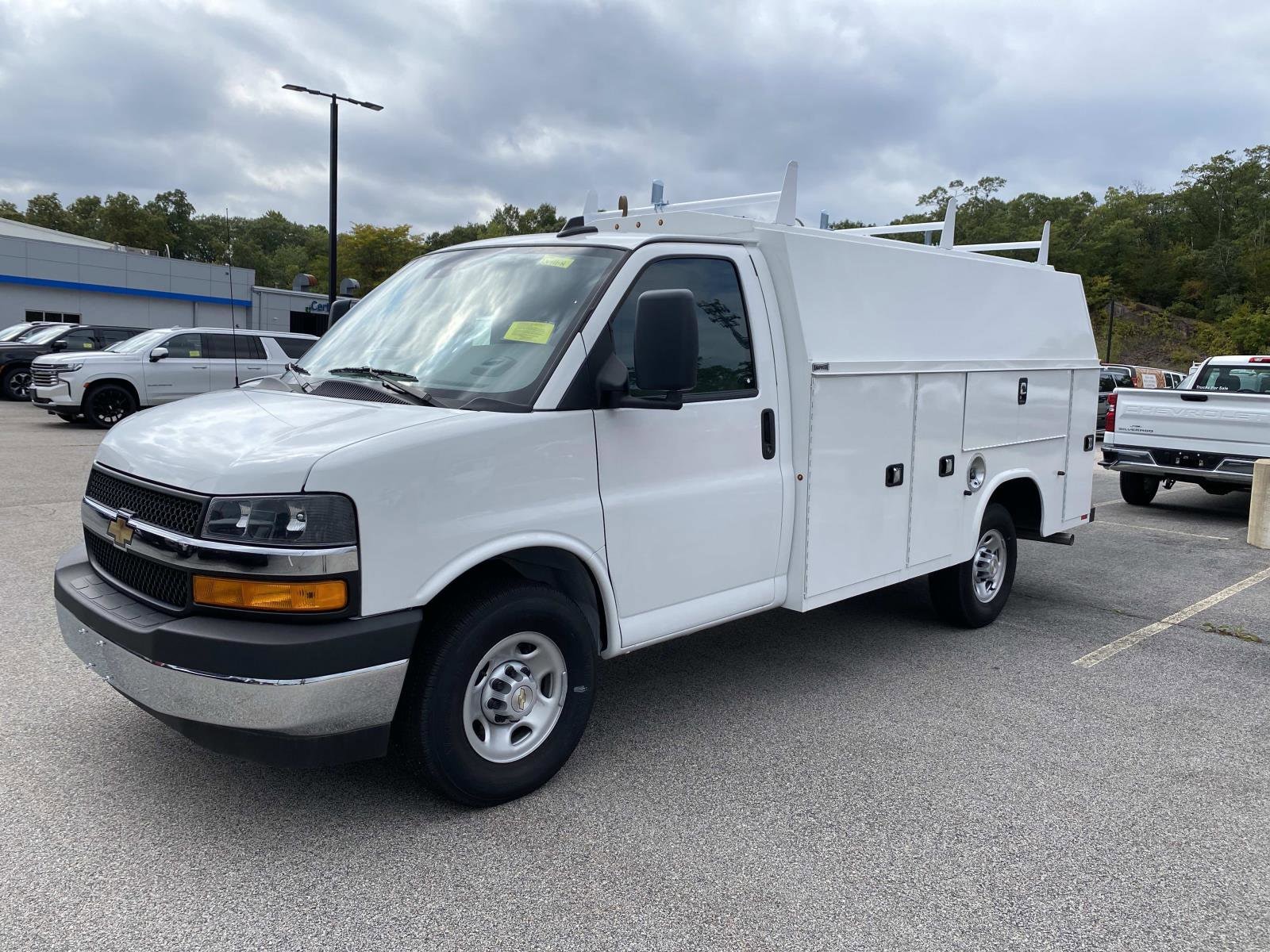 2024 Chevrolet Express Cutaway Base