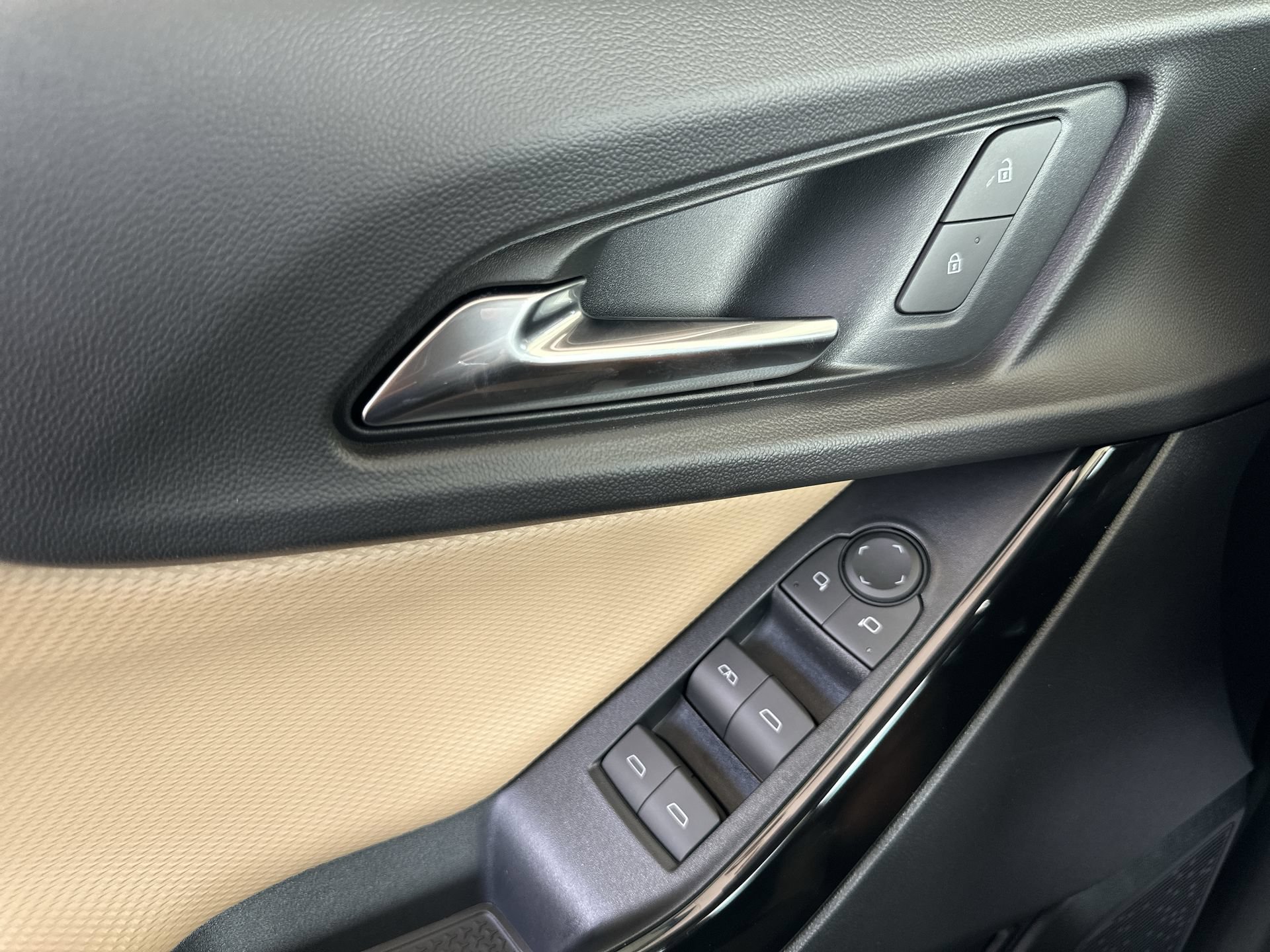 2027 Chevrolet Equinox ACTIV - Photo 23
