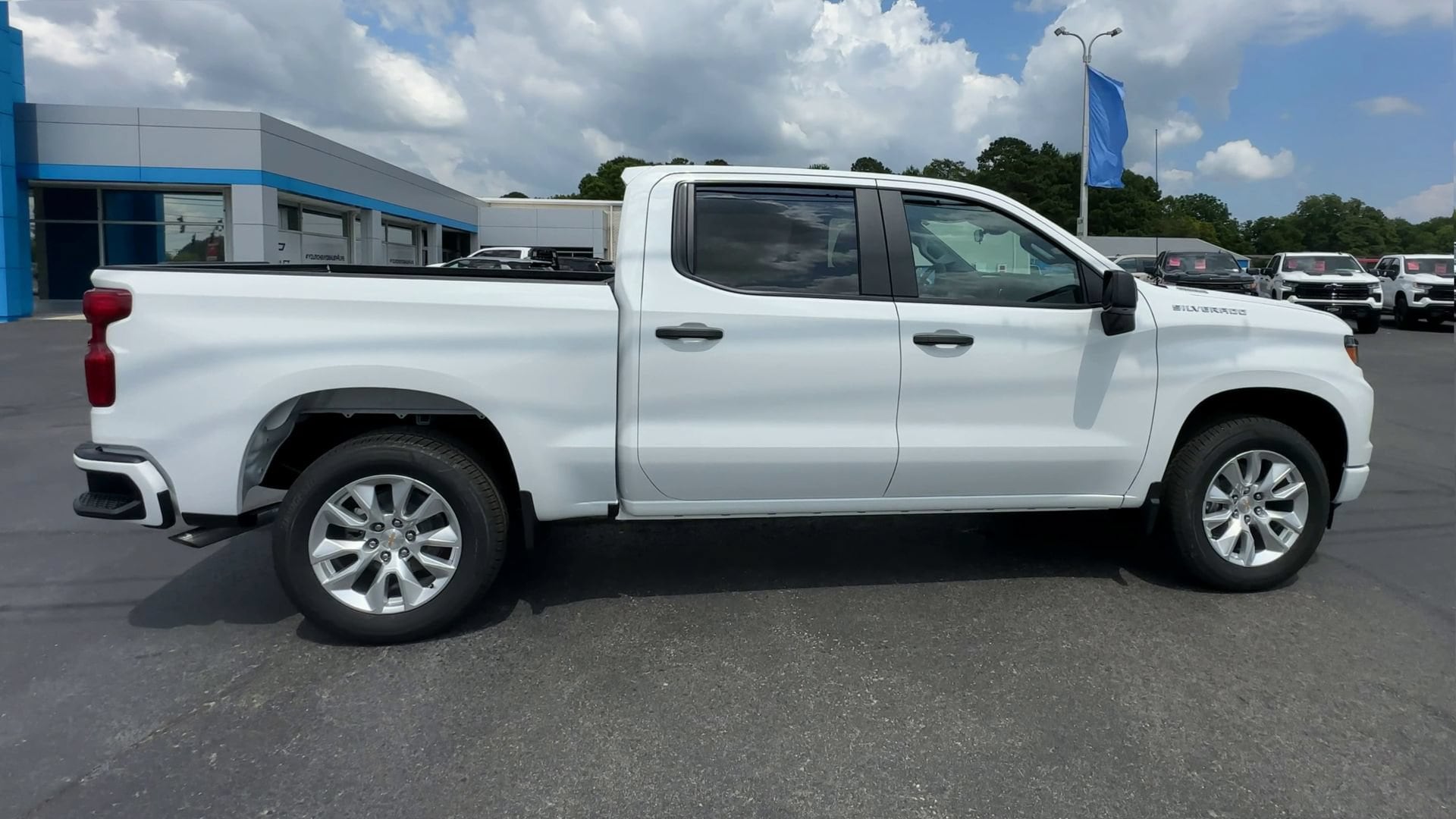2026 Chevrolet Silverado 1500 Custom - Photo 9