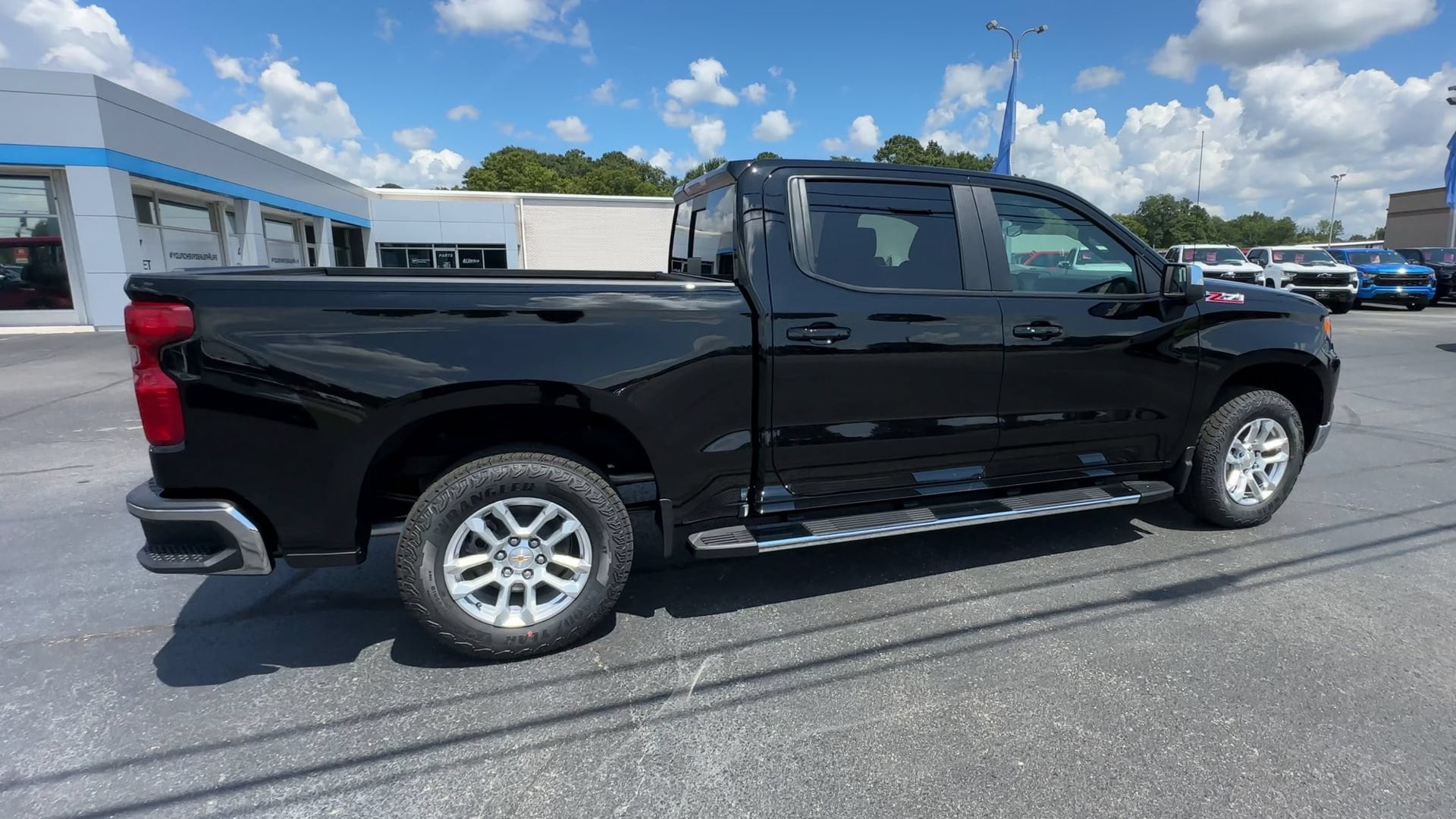 2026 Chevrolet Silverado 1500 LT - Photo 9