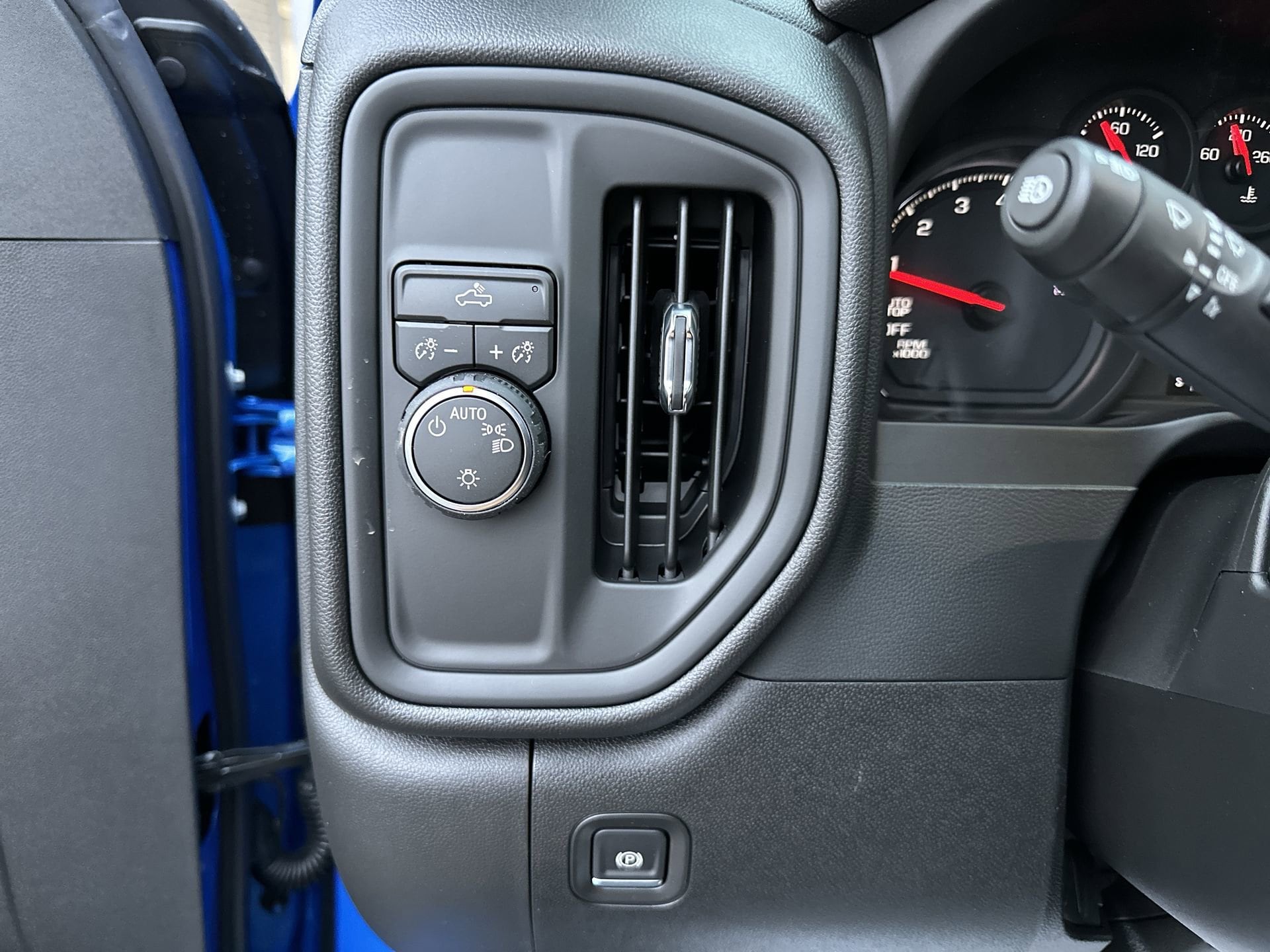 2026 Chevrolet Silverado 1500 Custom - Photo 15