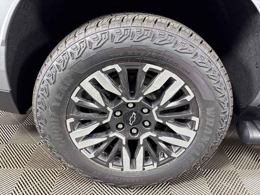2027 Chevrolet Tahoe Z71 - Photo 23
