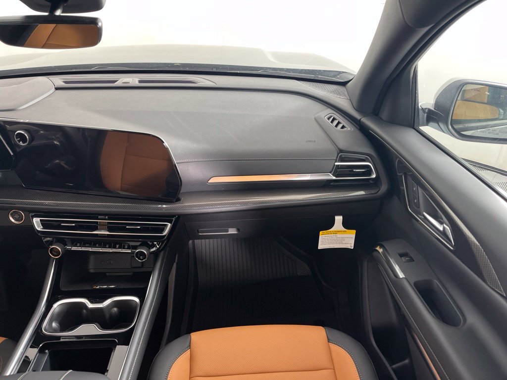 2027 Chevrolet Traverse Z71 - Photo 20