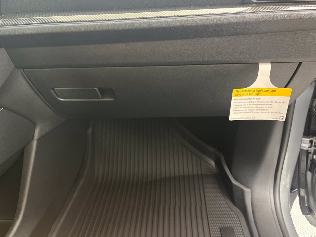 2027 Chevrolet Traverse Z71 - Photo 13