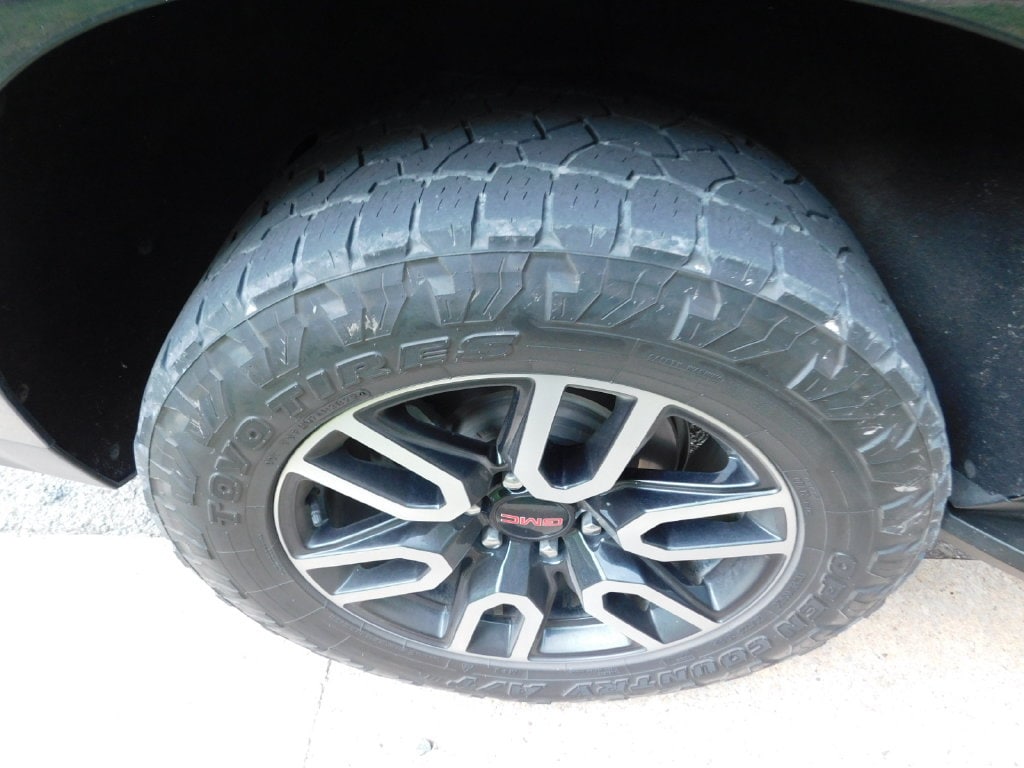 2021 GMC Yukon XL AT4 - Photo 8