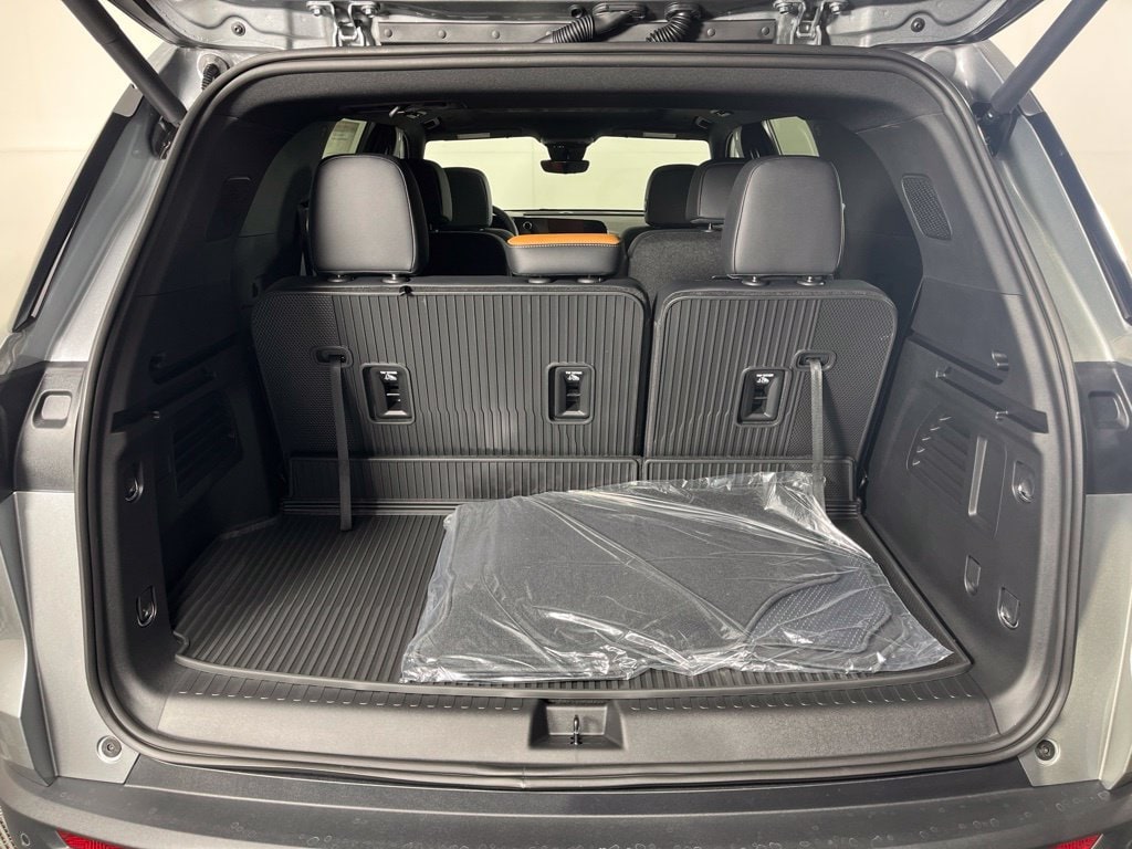 2027 Chevrolet Traverse Z71 - Photo 26