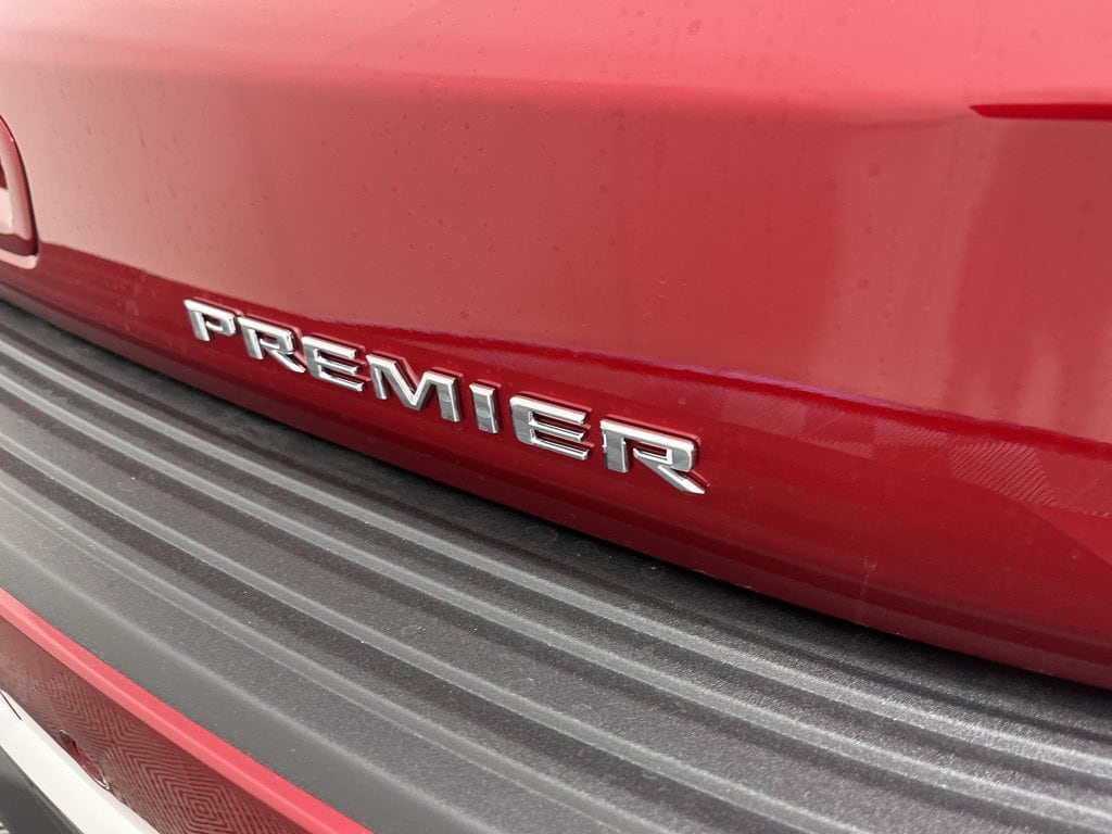 2026 Chevrolet Suburban Premier - Photo 6