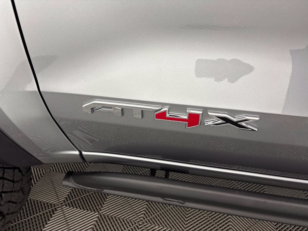 2026 GMC Canyon AT4X - Photo 10