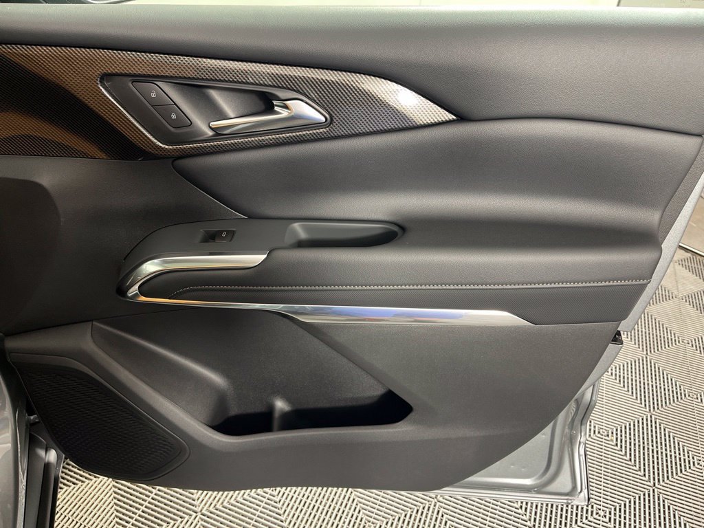 2027 Chevrolet Traverse Z71 - Photo 9