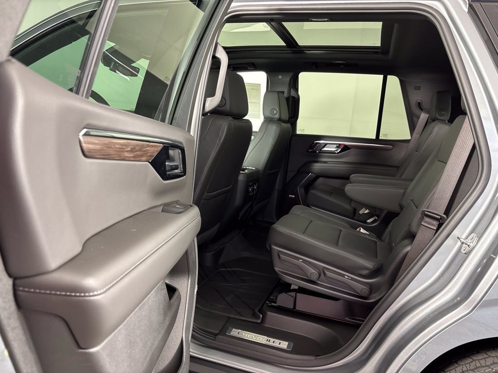 2027 Chevrolet Tahoe Z71 - Photo 29
