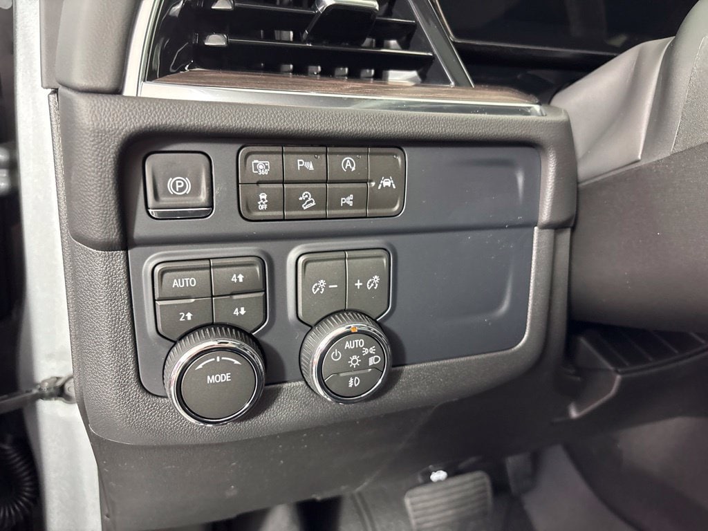 2027 Chevrolet Tahoe Z71 - Photo 34
