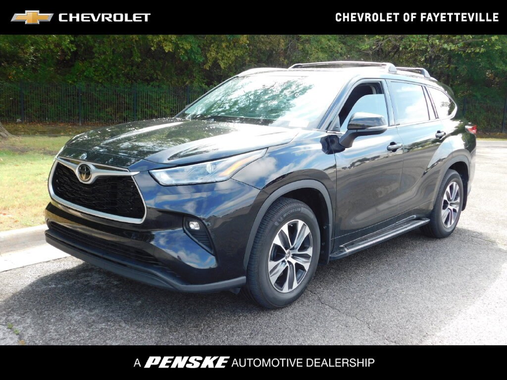 Used 2021 Toyota Highlander XLE SUV