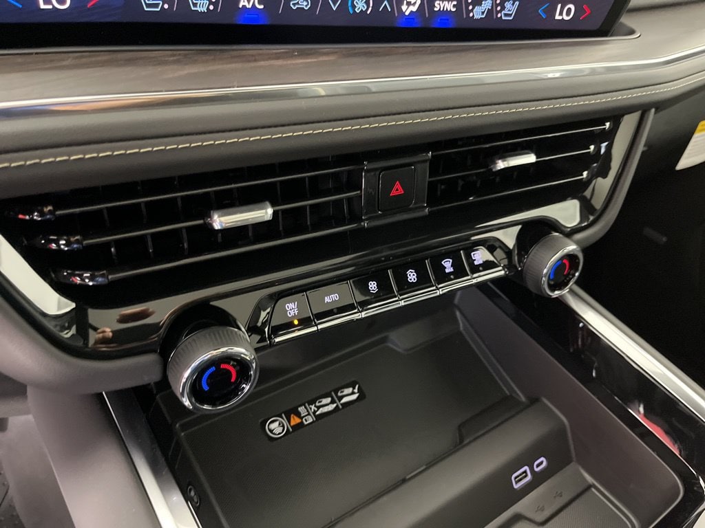 2026 Chevrolet Suburban Premier - Photo 36