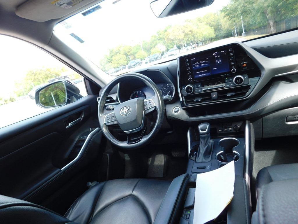 Used 2021 Toyota Highlander XLE SUV