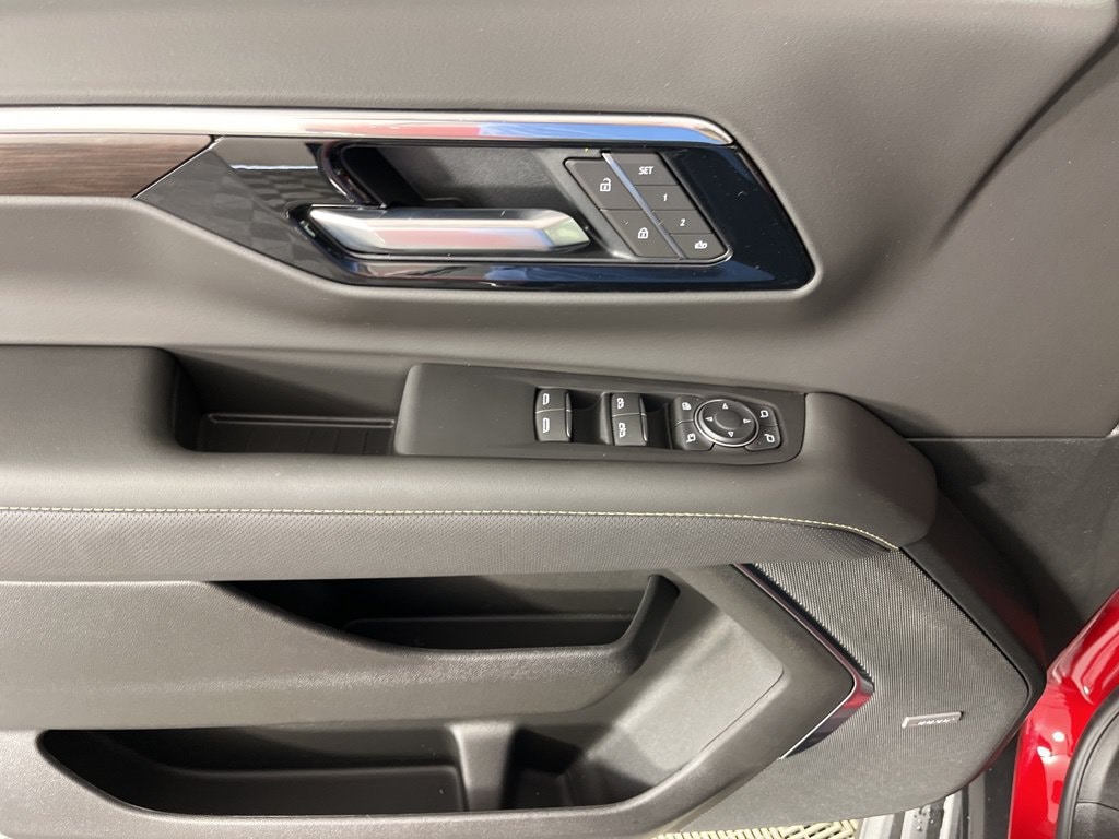 2026 Chevrolet Suburban Premier - Photo 31