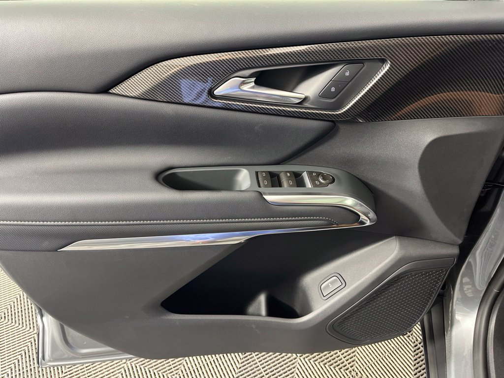 2027 Chevrolet Traverse Z71 - Photo 30