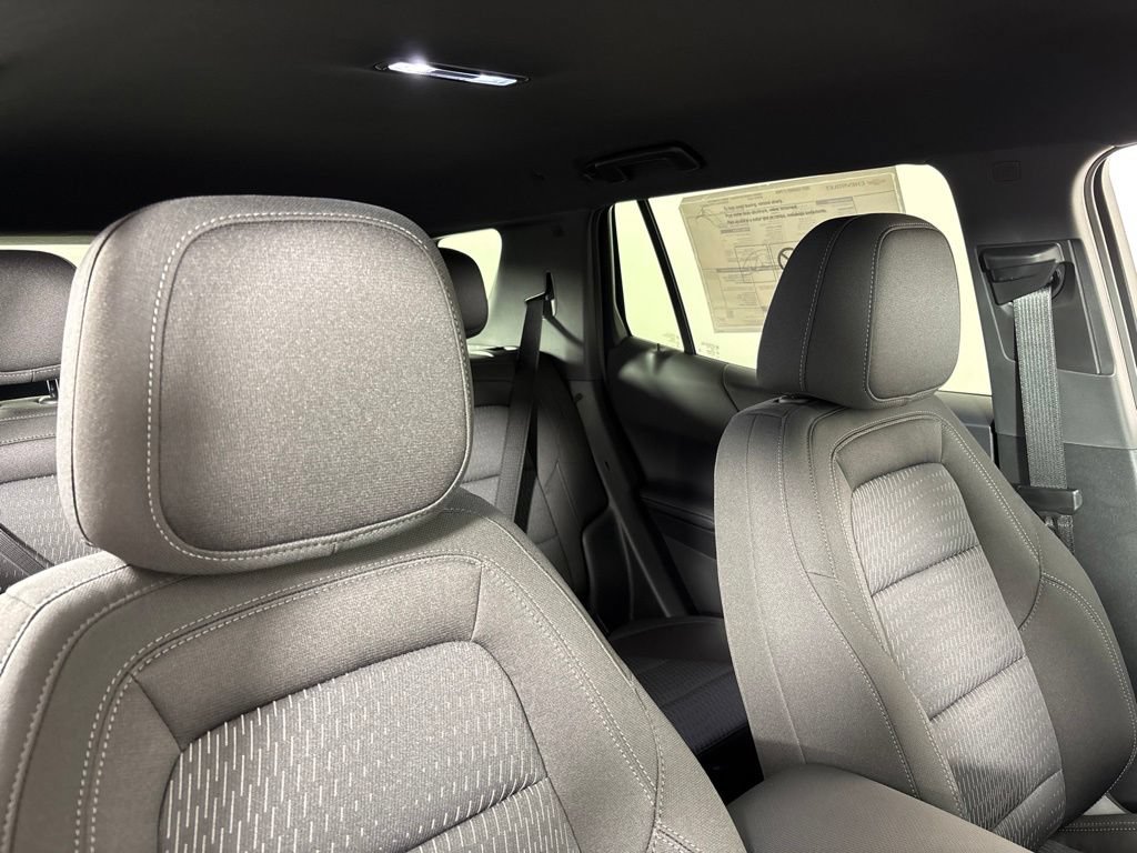 2027 Chevrolet Equinox LT - Photo 10