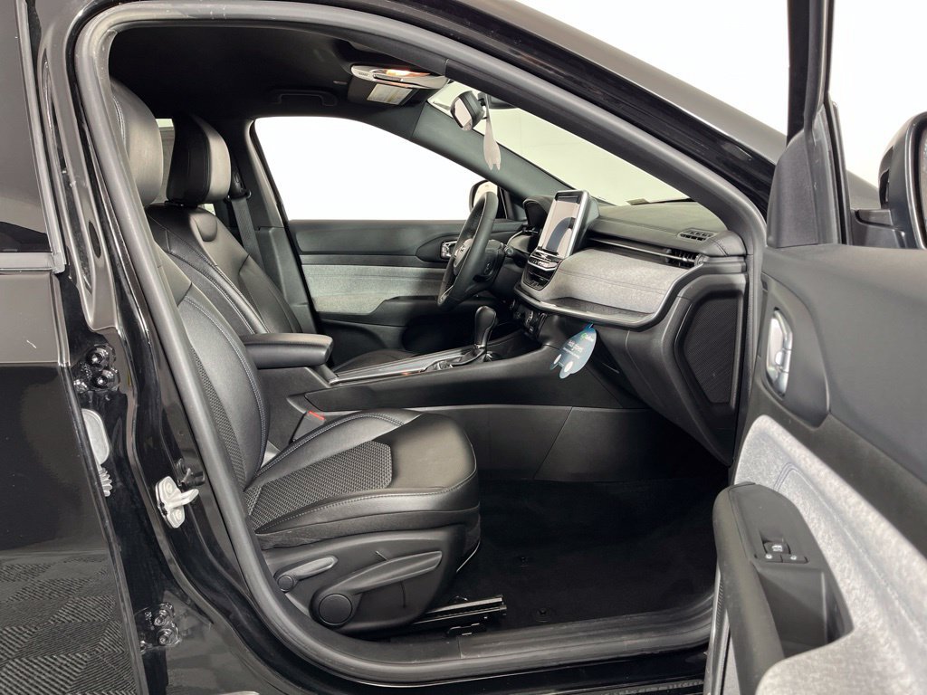 2025 Jeep Compass Latitude - Photo 13