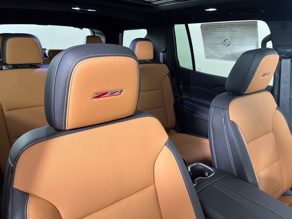 2027 Chevrolet Traverse Z71 - Photo 10