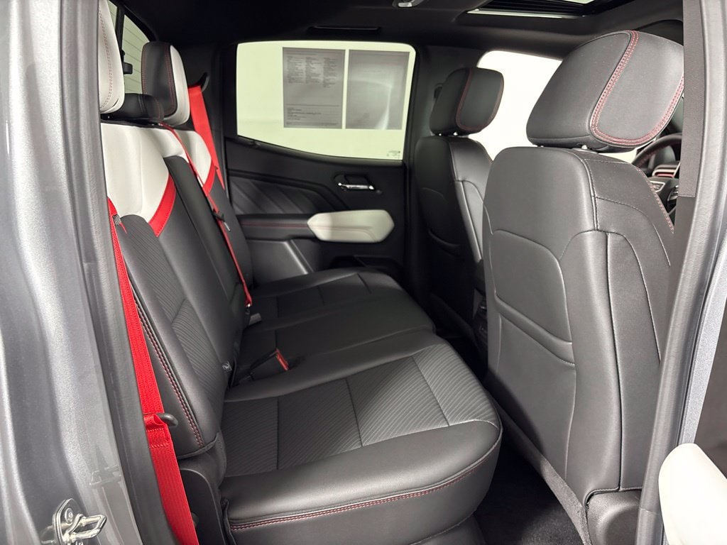 2026 GMC Canyon AT4X - Photo 7