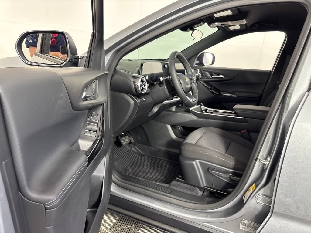 2027 Chevrolet Equinox LT - Photo 25