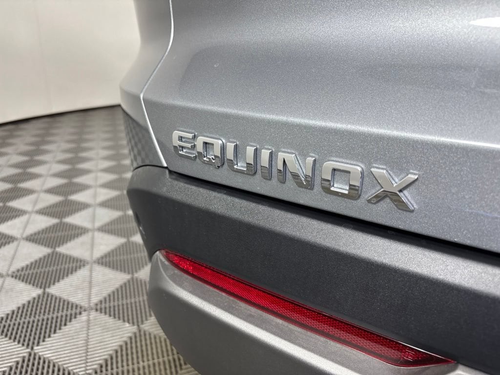 2027 Chevrolet Equinox LT - Photo 21