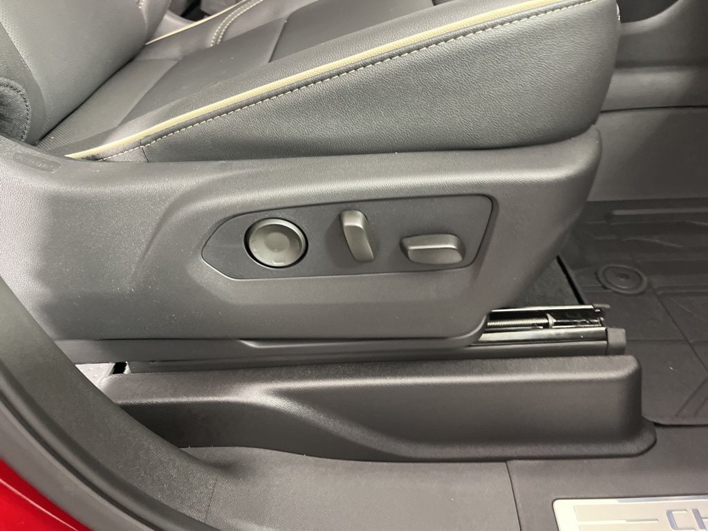2026 Chevrolet Suburban Premier - Photo 15
