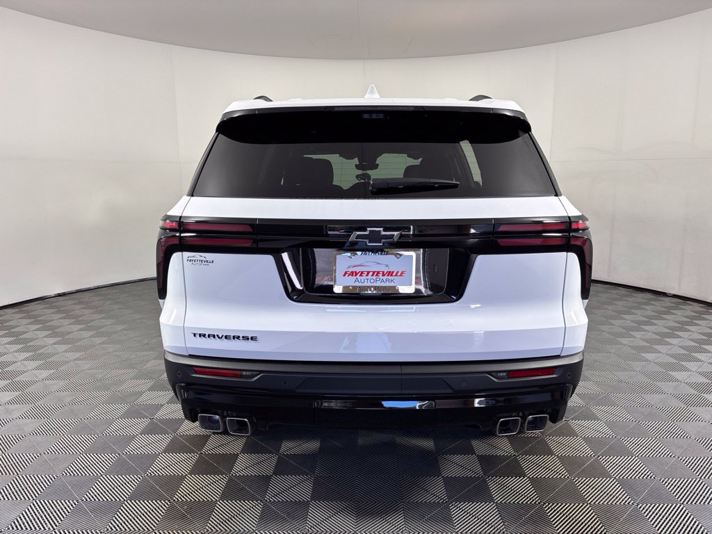Used 2026 Chevrolet Traverse LT SUV