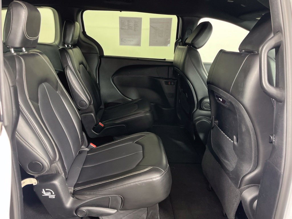 Used 2025 Chrysler Pacifica Select Van Passenger Van