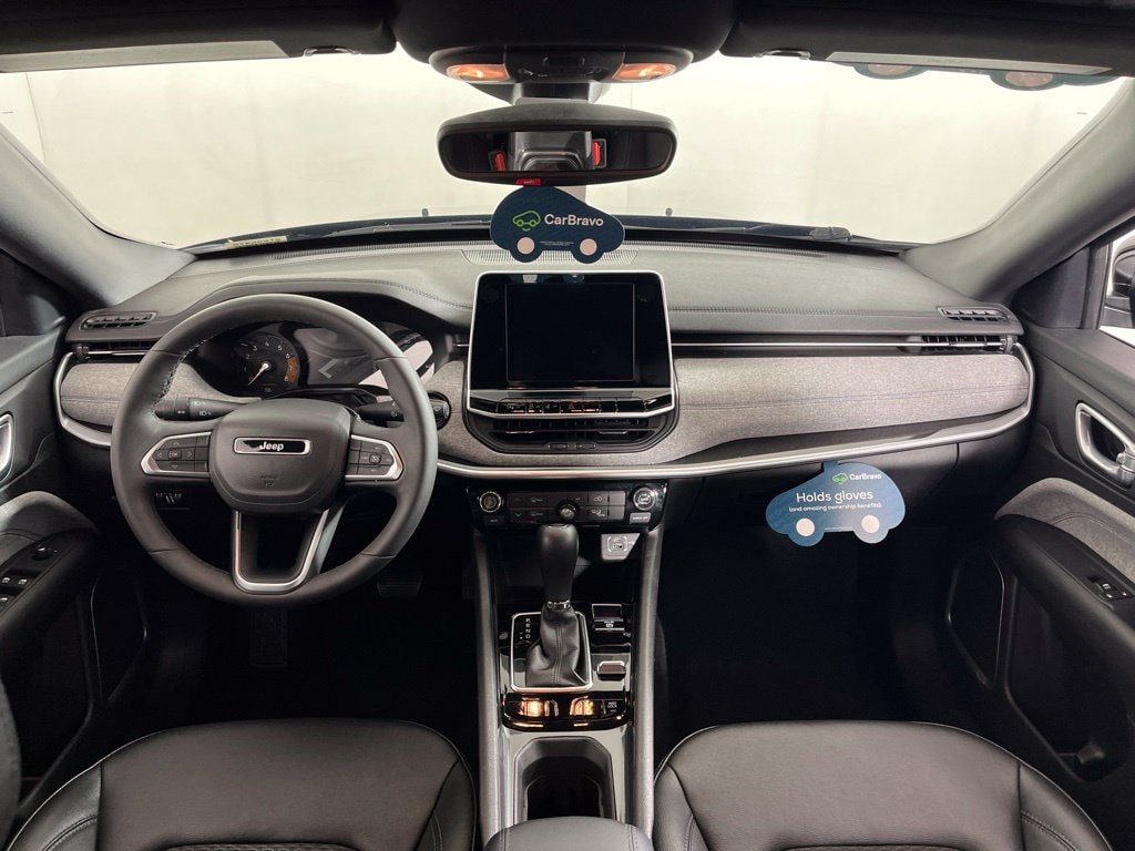2025 Jeep Compass Latitude - Photo 24