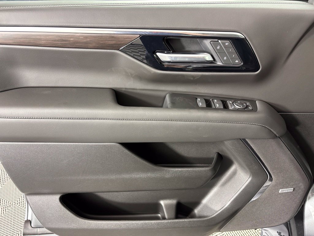 2027 Chevrolet Tahoe Z71 - Photo 31