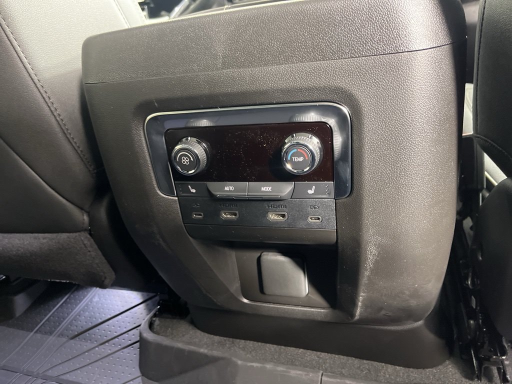 2026 Chevrolet Suburban Premier - Photo 23