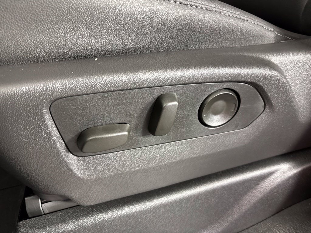 2027 Chevrolet Tahoe Z71 - Photo 32