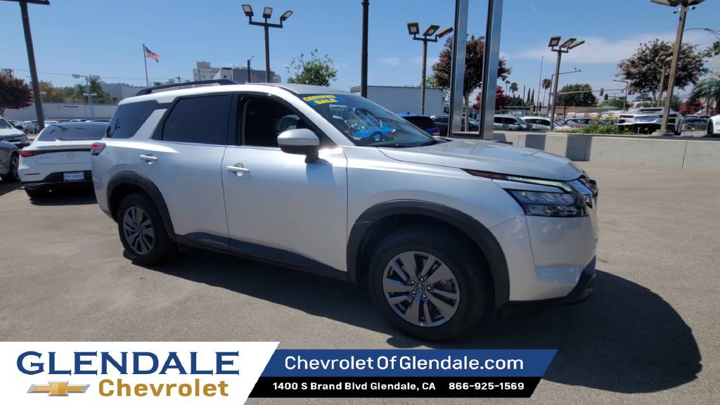 Used 2025 Nissan Pathfinder SV