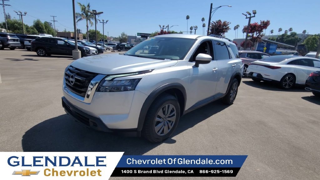 Used 2025 Nissan Pathfinder SV