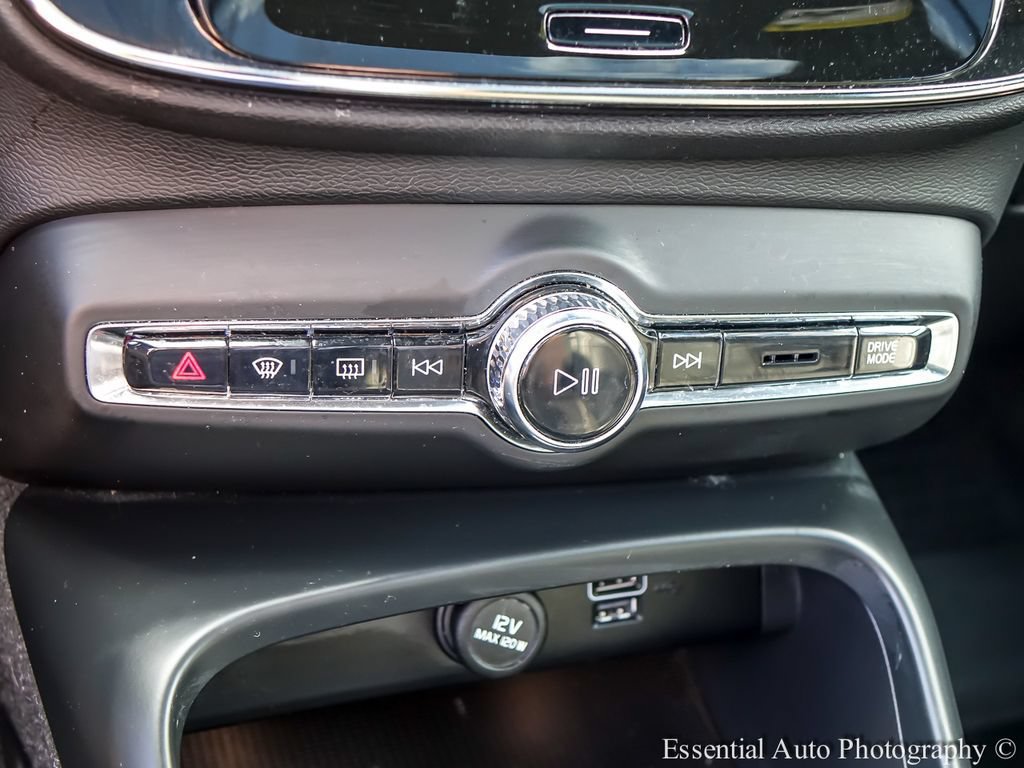 2021 Volvo XC40 R-Design - Photo 20