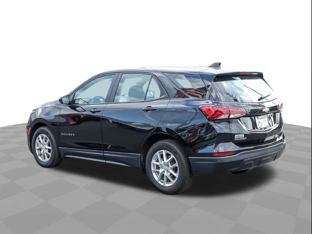 2024 Chevrolet Equinox LS - Photo 6