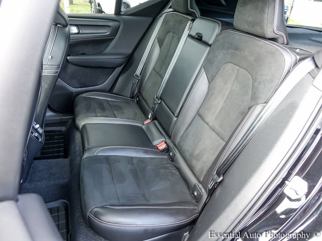 2021 Volvo XC40 R-Design - Photo 13