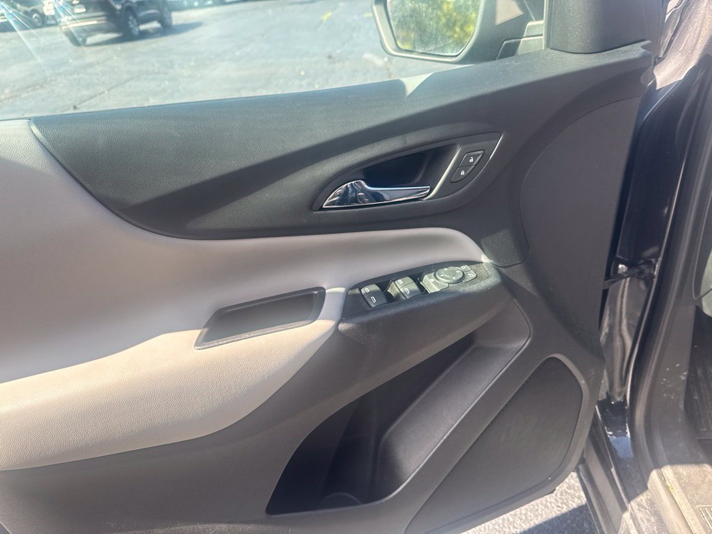 2022 Chevrolet Equinox LS - Photo 29