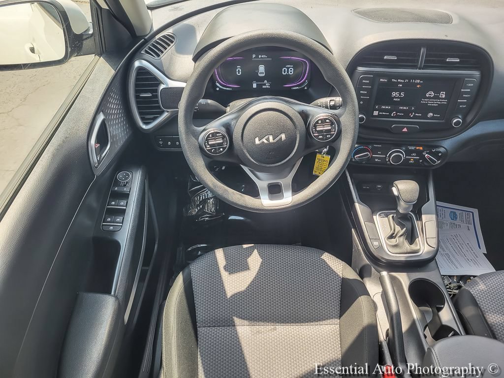 2025 Kia Soul LX - Photo 12