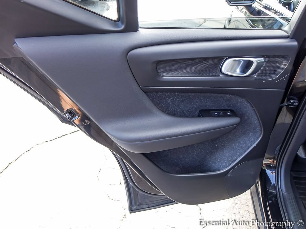 2021 Volvo XC40 R-Design - Photo 23
