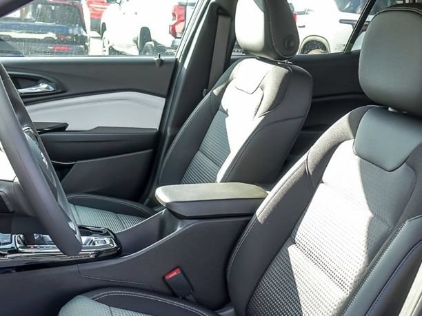 2026 Chevrolet Trax LT - Photo 13