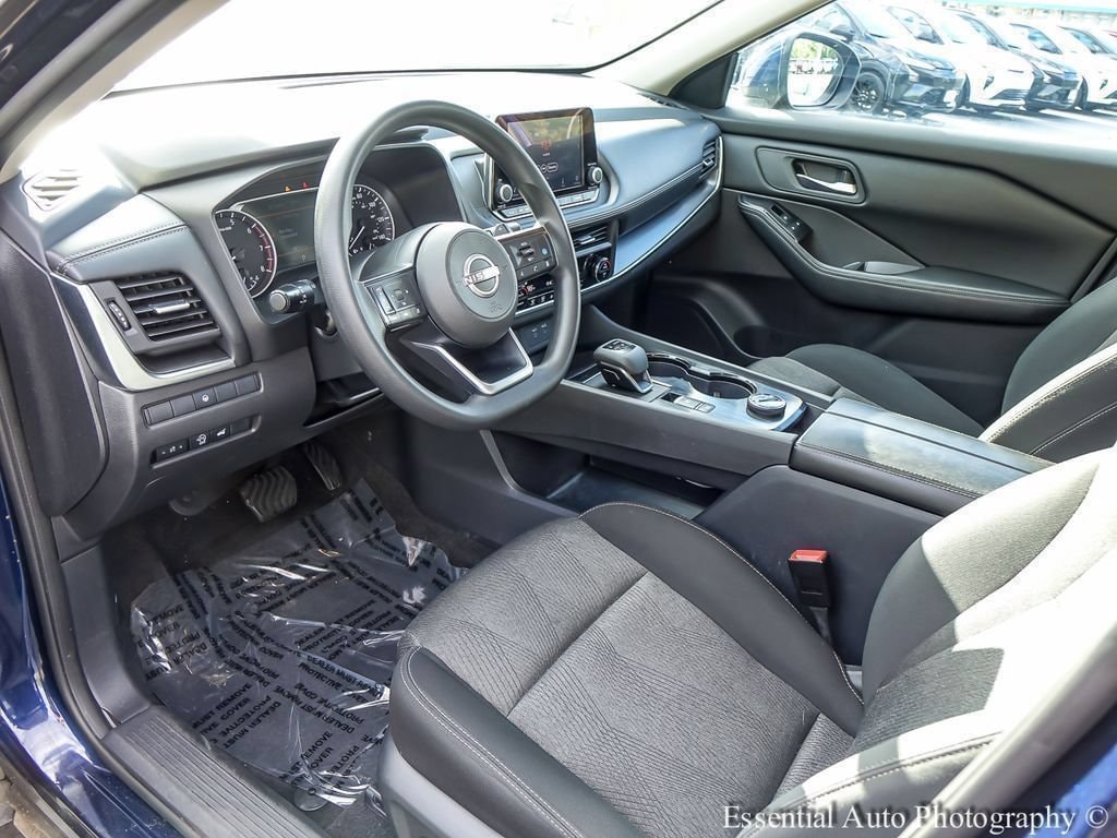 2024 Nissan Rogue SV - Photo 12