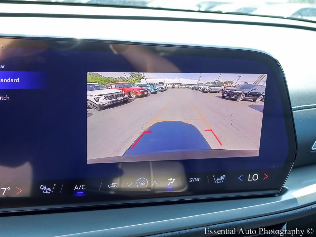 2027 Chevrolet Traverse LT - Photo 19