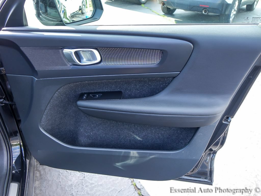 2021 Volvo XC40 R-Design - Photo 26