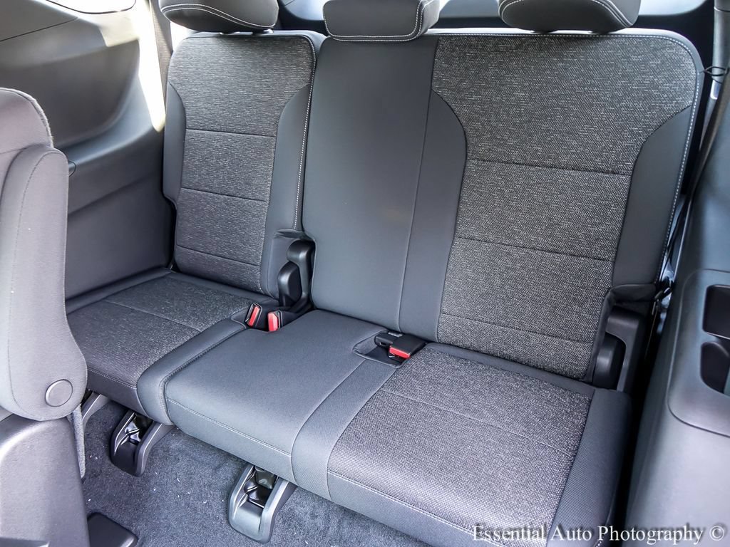 2027 Chevrolet Traverse LT - Photo 14